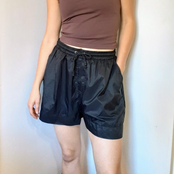 Frank & Oak Pants - Baggy High-Waisted Short in Black
